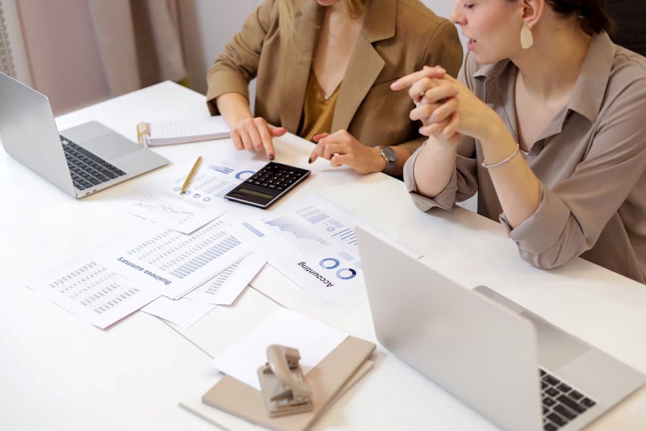 Breaking the Bias: Funding Female Founders – A Critical Examination